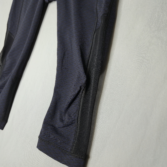 Lululemon High Rise Cropped Leggings Style Z40416 Blue/Black Jacquard Size 4 - Picture 5 of 9